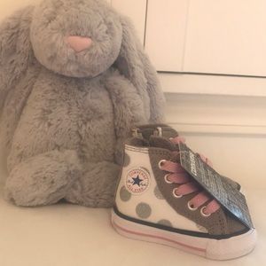 NWT sz2 baby girl converse